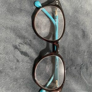 Reading glasses  +2.75